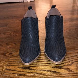 Report ankle boots. Size 9. Faux alligator skin print